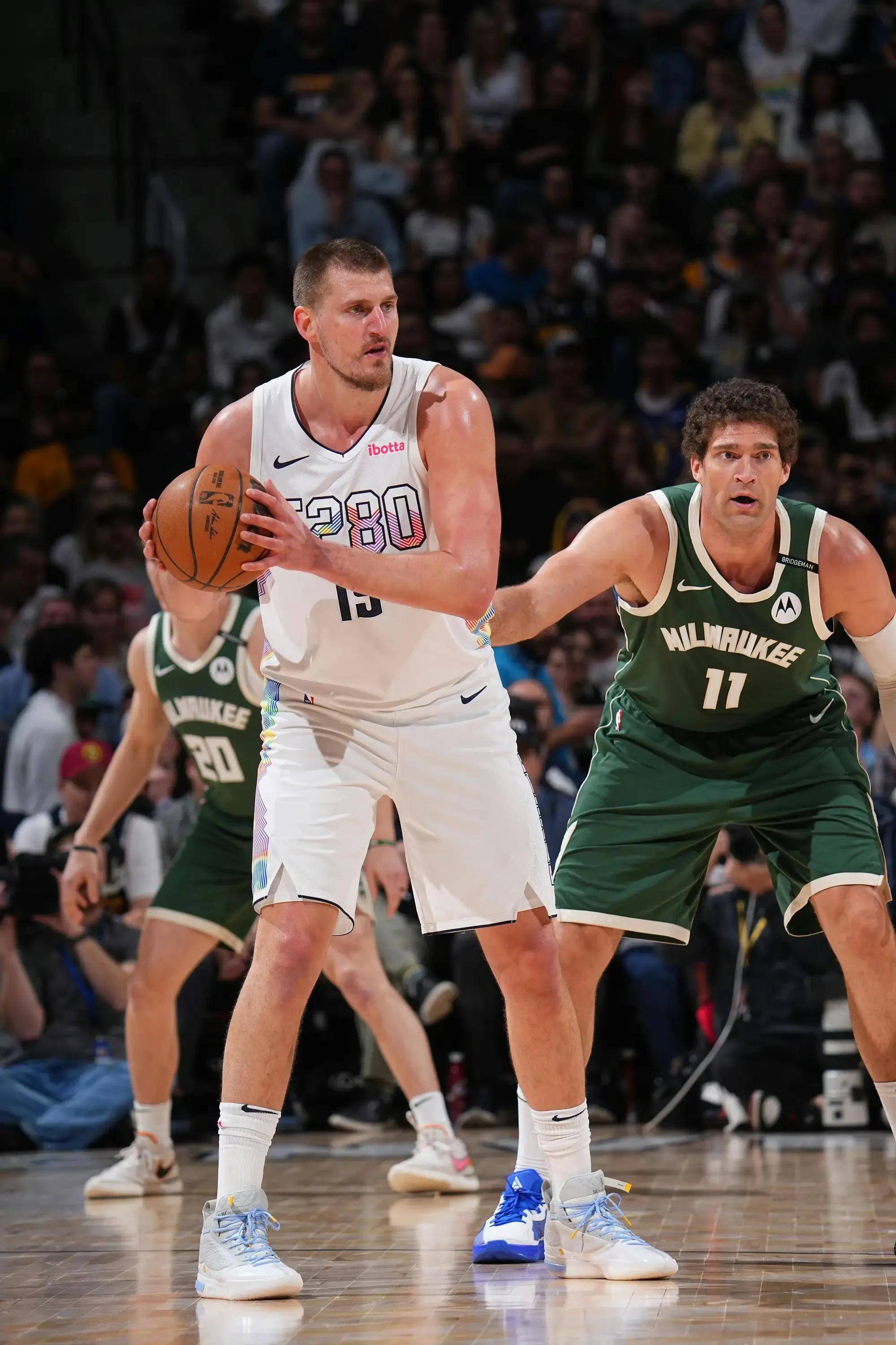 在主场比赛 在主场比赛