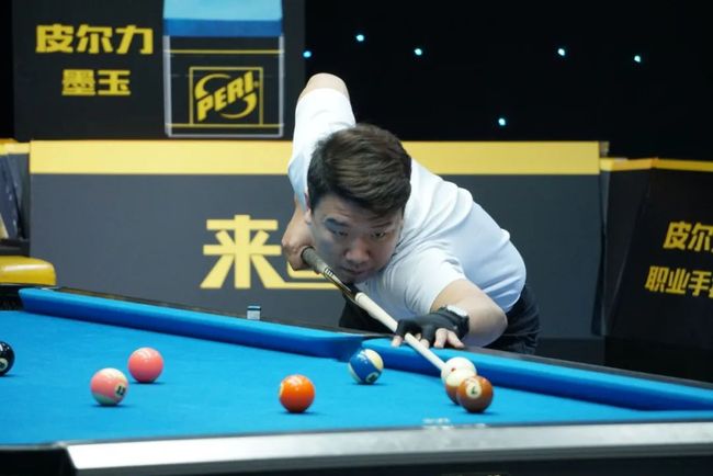 显示出其不 显示出其不