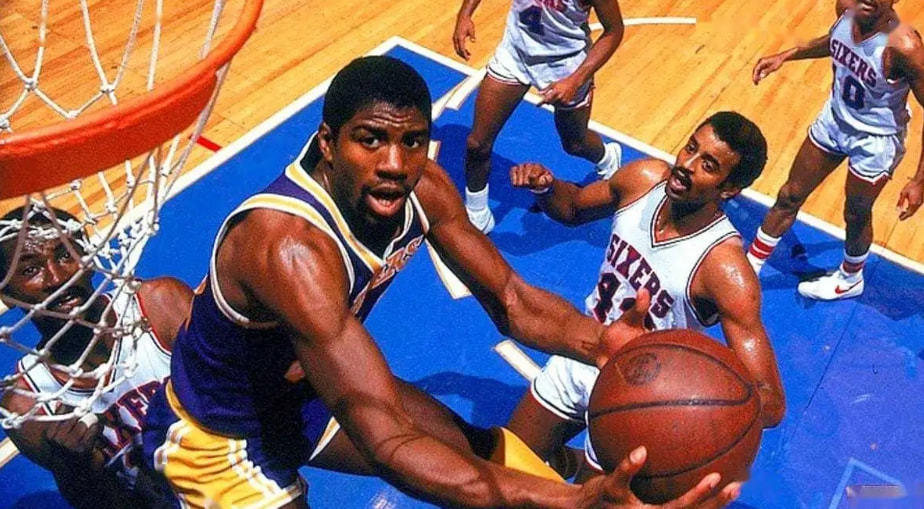 而库里作为 而库里作为