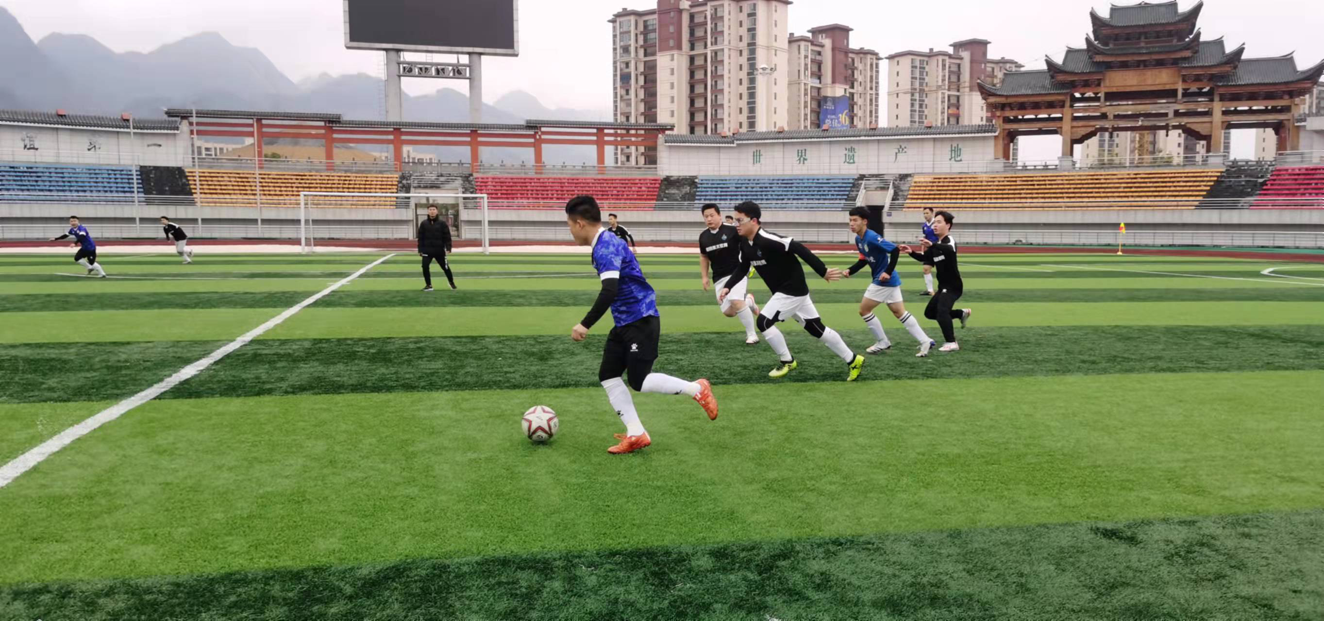 奠定了坚实 奠定了坚实